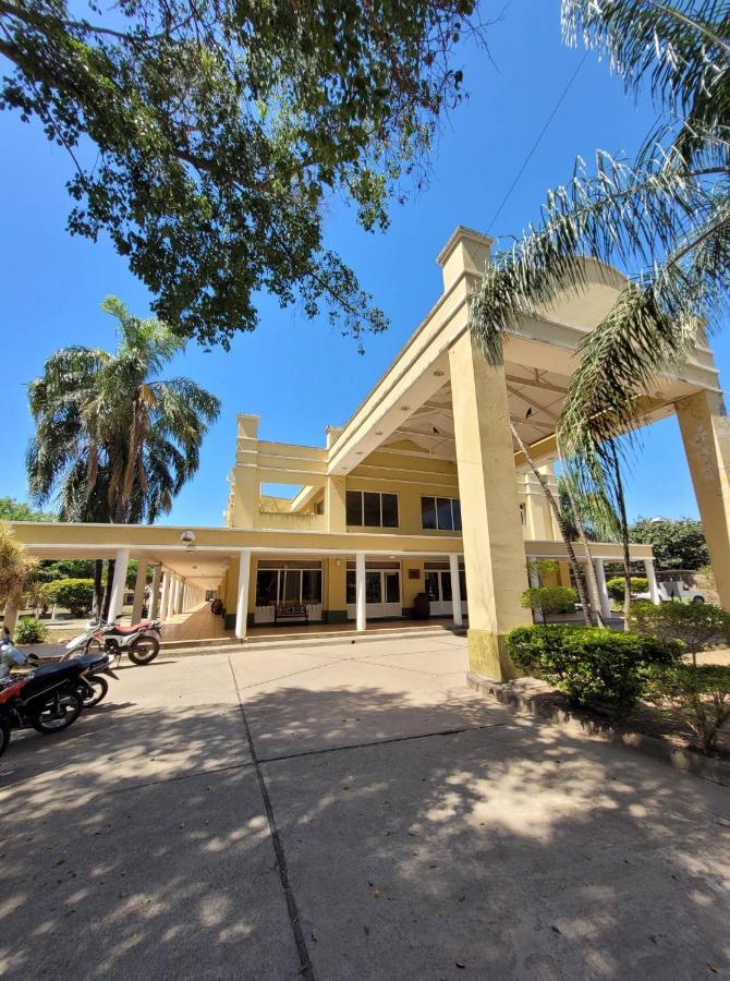 Hotel Portico Norte Tartagal Kültér fotó